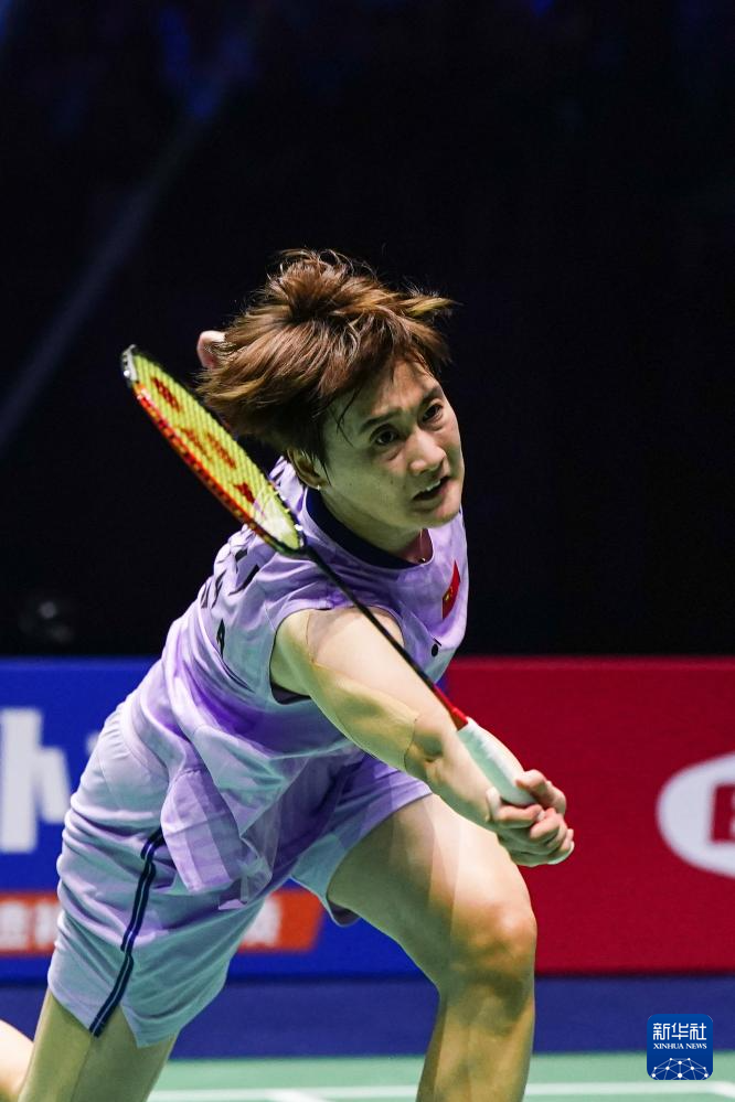 他屡次利用 他屡次利用