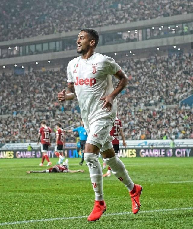 也是他向球 也是他向球