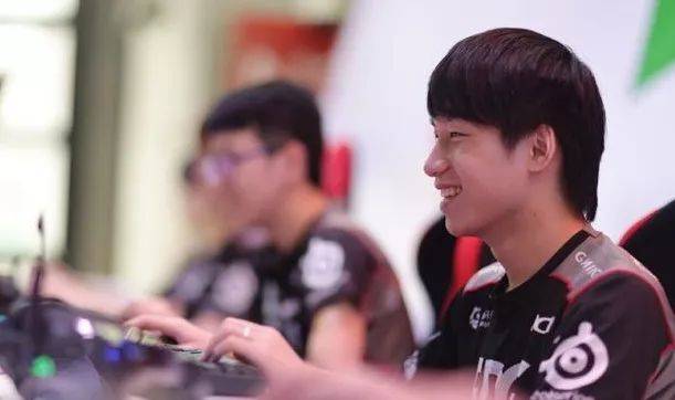 近年来对场 近年来对场